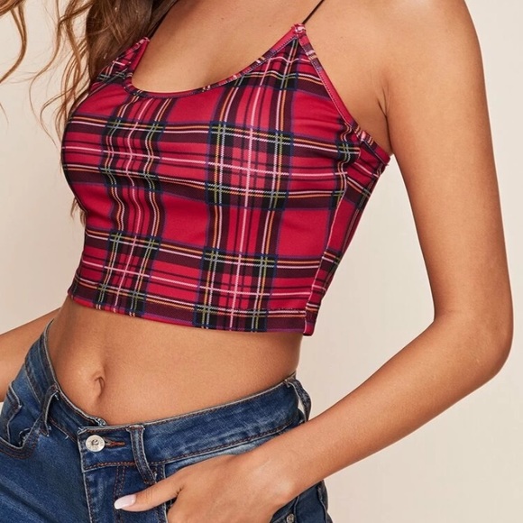 Super cute crop top brand new and never worn - Picture 2 of 2